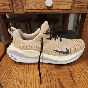 Nike Men's Beige Running Shoes
